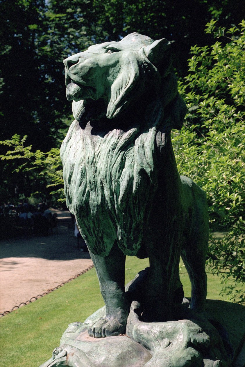 Nubisk løve og byttet hans, 1870 (bronse) (se også 252665 og 252666) av Auguste Cain