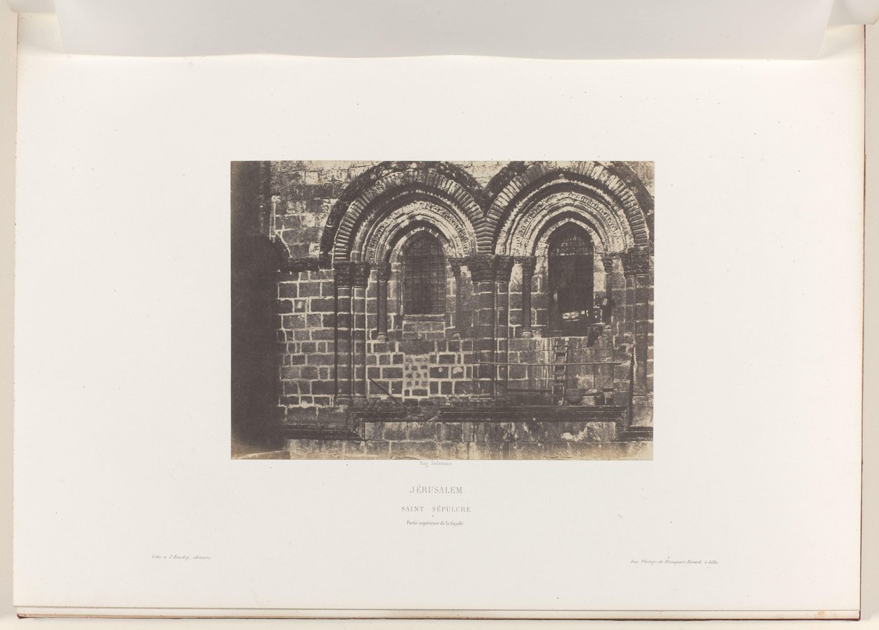 Detalj av fasaden til Den hellige gravs kirke, Jerusalem Jerusalem. Den hellige grav. Partie supérieure de la fasade (tittel på objekt) av Auguste Salzmann