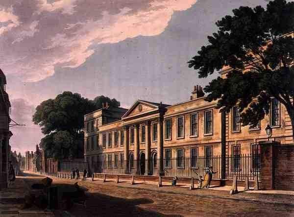 Foran Emmanuel College, Cambridge, fra 