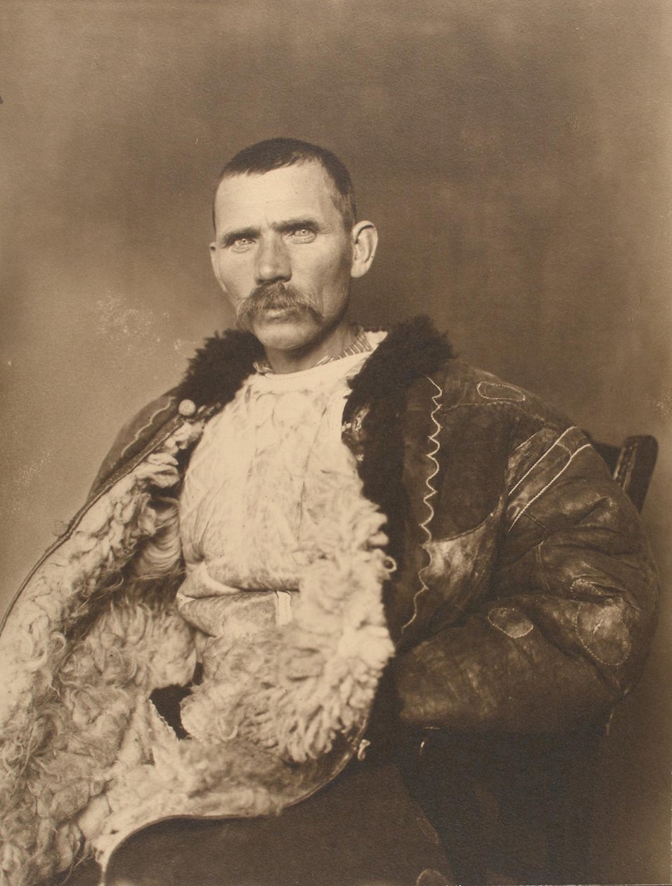 Rumensk gjeter, ca. 1910 av Augustus F. Sherman