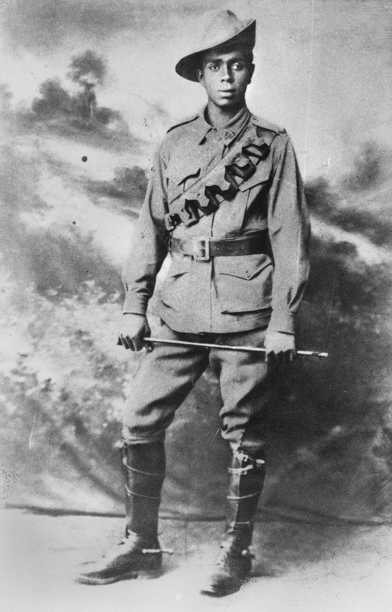 Portrett av en aboriginsk tjenestemann, 234 Privat (Pte) Walter Christopher (Chris) George Saunders, ca. 1916 av Australian Photographer
