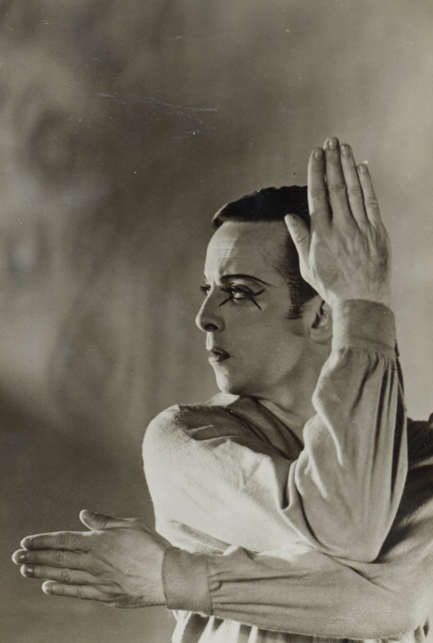 Postkort av Robert Helpmann (1909-86) i The Wanderer 1941 av Australian Photographer