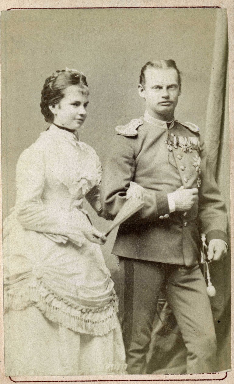 Portrett av Gisele Louise Marie, erkehertuginne av Østerrike og prinsesse av Baviere (1856-1932) med prins Leopold av Baviere (1846-1930). Fotosamling "" Til fortidens soldater"". av Austrian Photographer