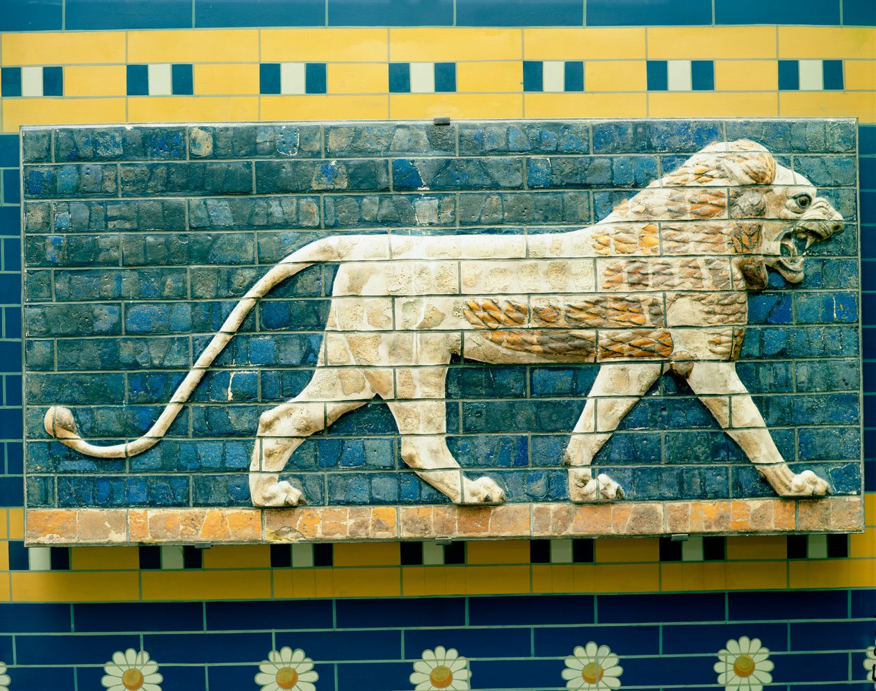 Løve som representerer Ishtar, fra Babylon, 625-539 f.Kr. (emaljerte murstein) av Babylonian