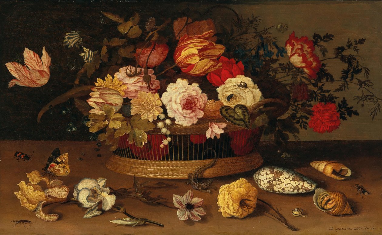 En flettet kurv med blomster og skjell på en steinkant. av Balthasar van der Ast