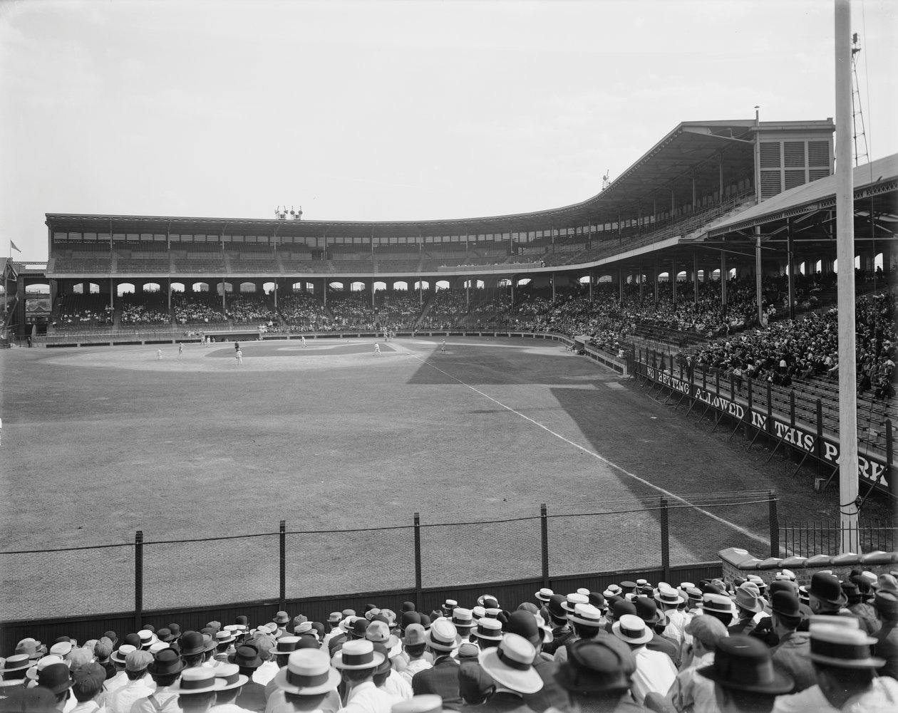 Comiskey Park, Chicago, Illinois, USA, ca. 1910 (s/hvitt-bilde) av Barnes and Crosby