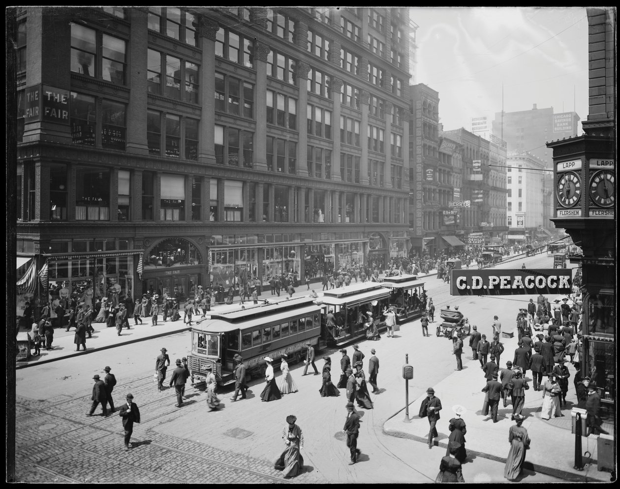 Utsikt over The Fair Store på State Street, Chicago, Illinois, USA, ca. 1905 (s/hvitt-bilde) av Barnes and Crosby
