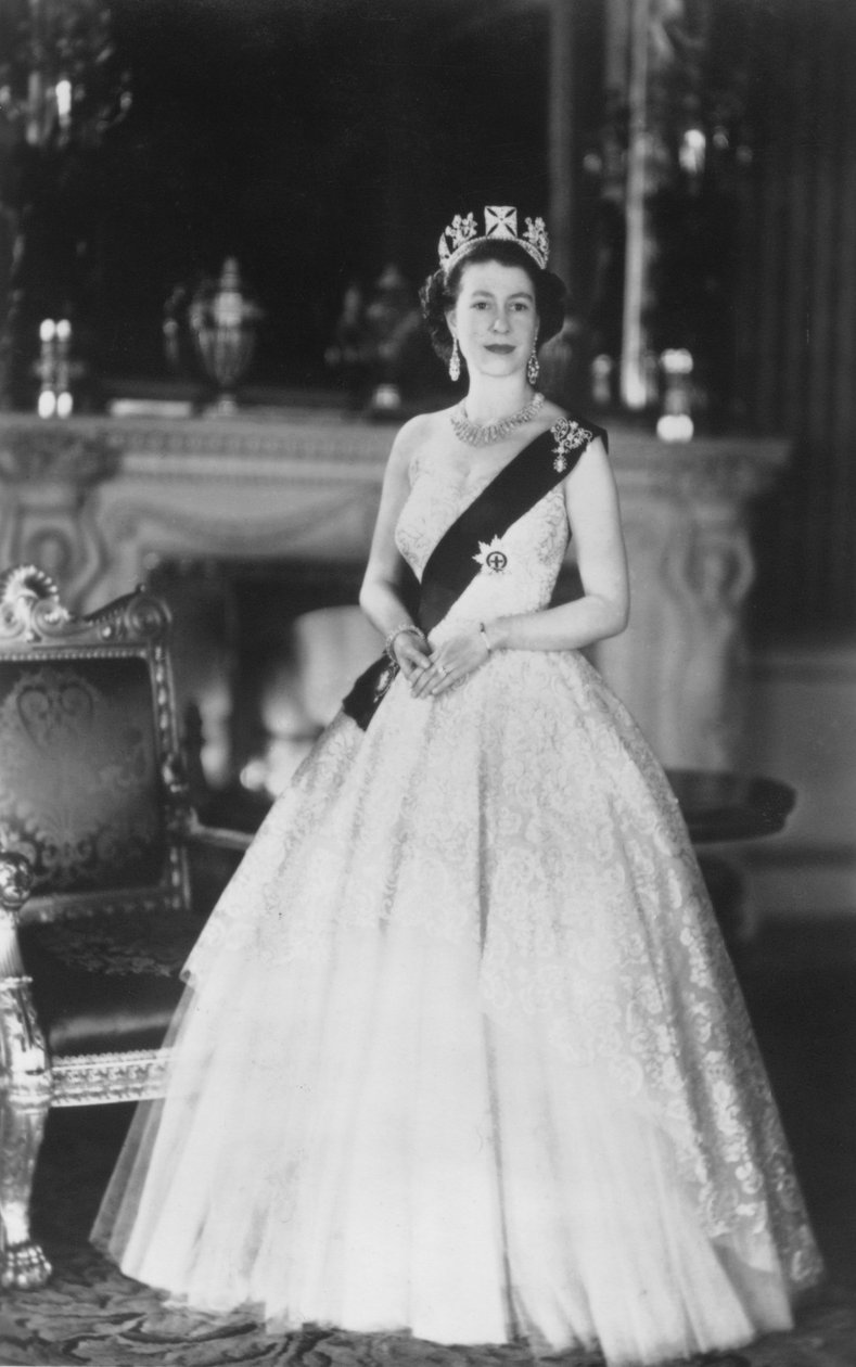 HM Dronning Elizabeth II ved Buckingham Palace, 12. mars 1953 av Baron Sterling Henry Nahum
