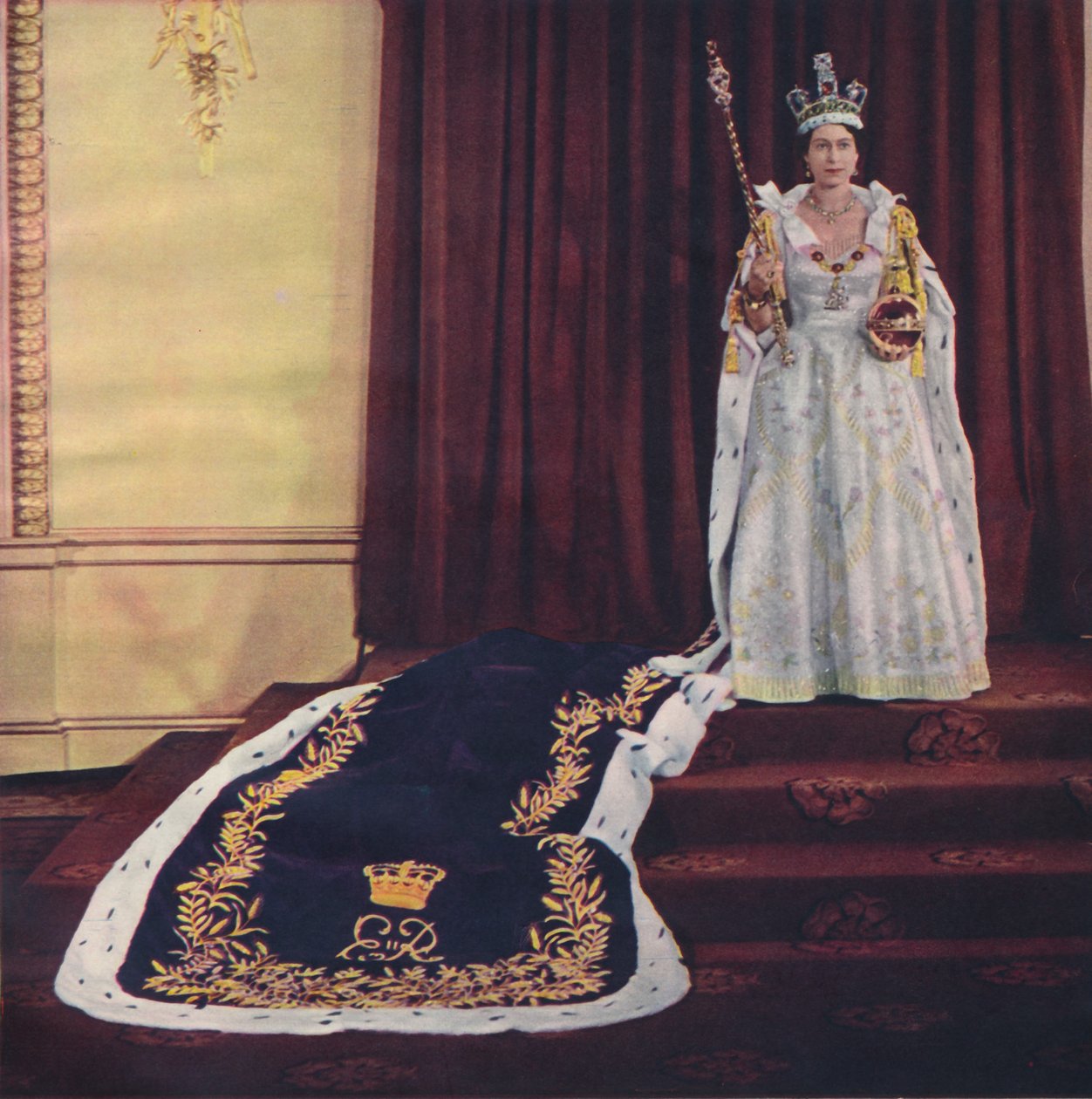 Dronning Elizabeth II i kroningskapper, 1953 av Baron Sterling Henry Nahum