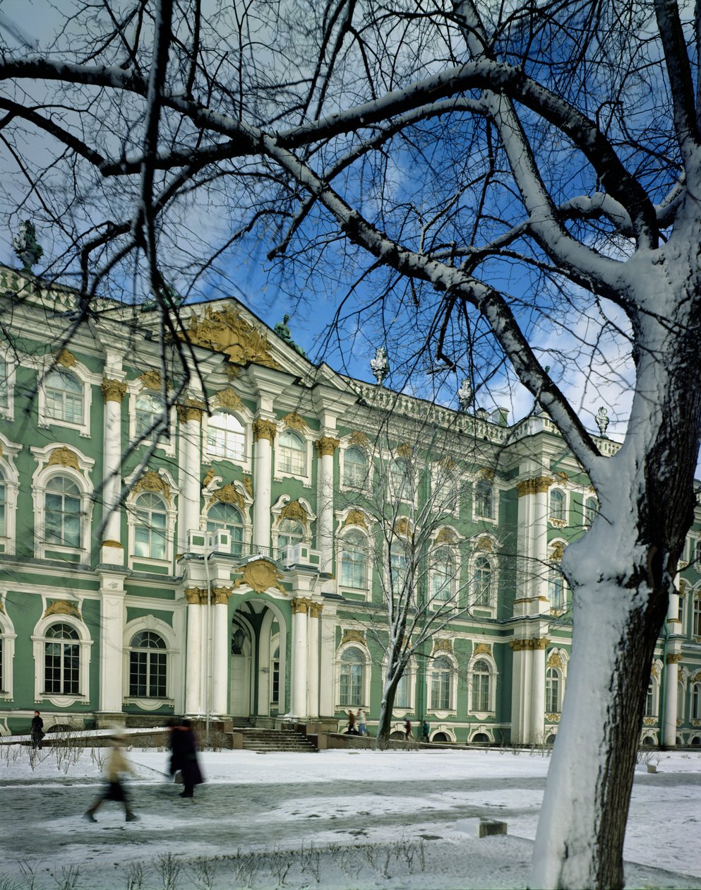 Utsikt over den sørlige fasaden til Vinterpalasset, fra Palace Square, 1754-62 av Bartolomeo Franceso Rastrelli