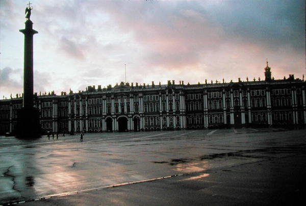 Utvendig utsikt over Vinterpalasset (1753-52) (bilde) av Bartolomeo Carlo conte Rastrelli