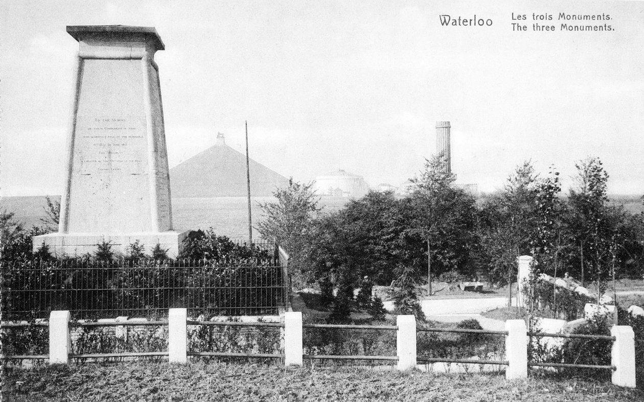 Tre monumenter reist for å minnes slaget ved Waterloo, minnepostkort ca. 1912 (photolitho) av Belgian Photographer