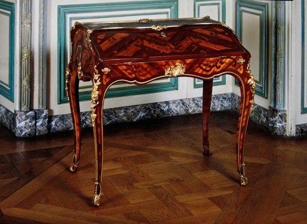Louis XV Secretaire stemplet med bokstavene B.V.R.B av Bernard van Risenburgh II