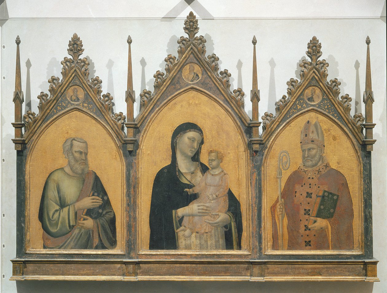 Madonna og barn med SS. Matthew og Nicholas, altertavle, 1328 (tempera på panel) av Bernardo Daddi
