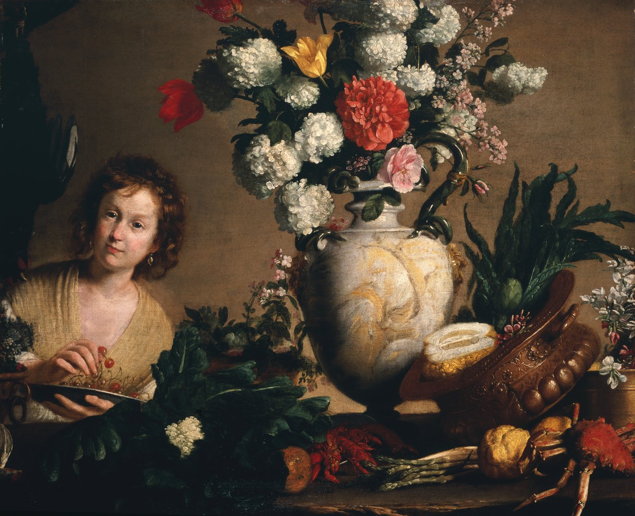 Et stilleben med blomster, frukt, grønnsaker og sjømat på en avsats med en figur som holder en tallerken med kirsebær (olje på lerret) av Bernardo Strozzi