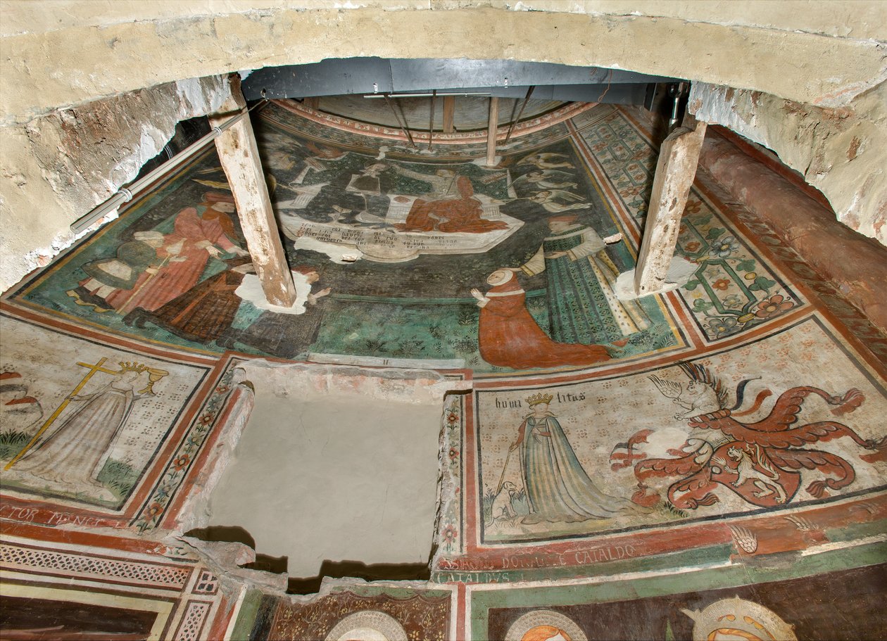 North Transept, St. Michael the Archangels alter, bak altertavlen fresker av Bonifacio Bembo, Dyd Tro og ydmykhet, Jomfruens kroning og Kristus omgitt av engler av Bonifacio Bembo