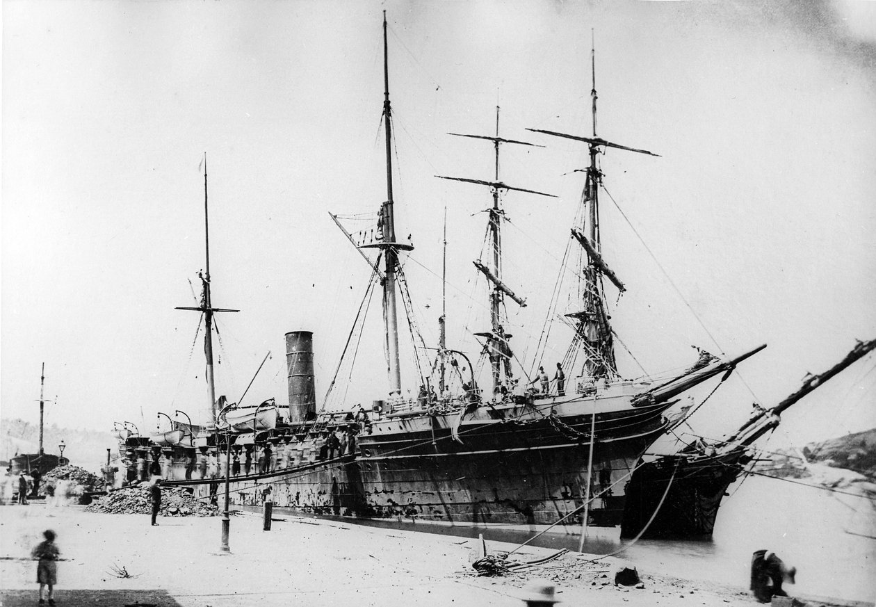 HMS Ebro ved St Lucia Coaling Station, ca. 1880-tallet av British Photographer