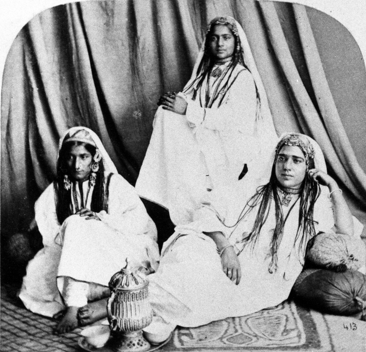 Kashmiri Nautch Girls, ca. 1860-tallet av British Photographer