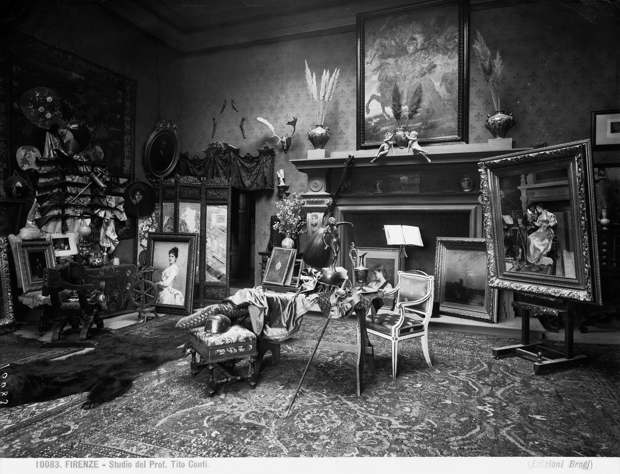 Studiet av maleren og professor Tito Conti, Firenze (s/hv-bilde) av Brogi Brogi