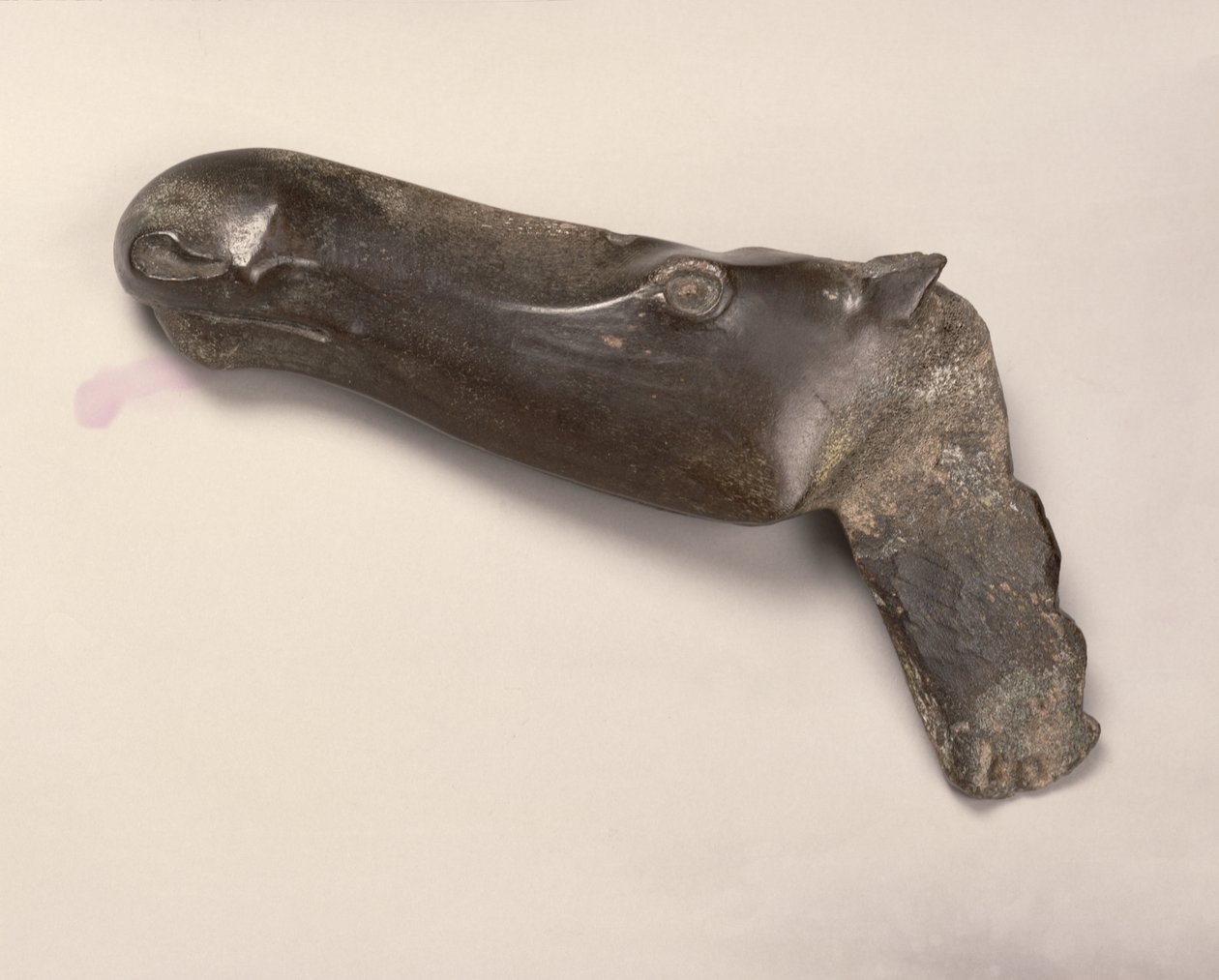 Hodet til en kvinnelig elg, fra Jekaterinburg i Ural, 2000 f.Kr. (horn) av Bronze Age