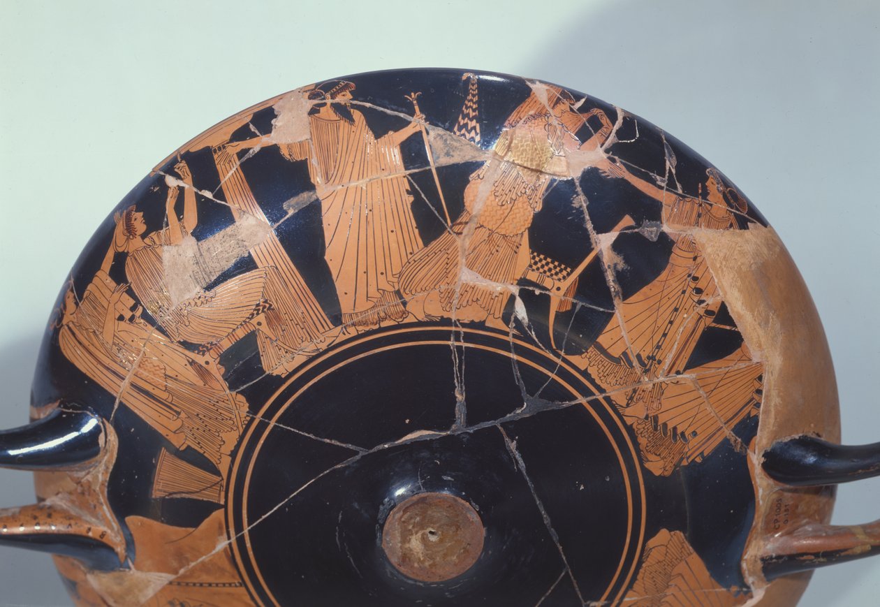 Loftskopp med rød figur som viser tilbakekomsten av Paris til Priamos omgitt av Cassandra, Polyxena, Hecuba og Afrodite, fra Vulci, ca. 495 f.Kr. (keramikk) (detalj) av Brygos Painter
