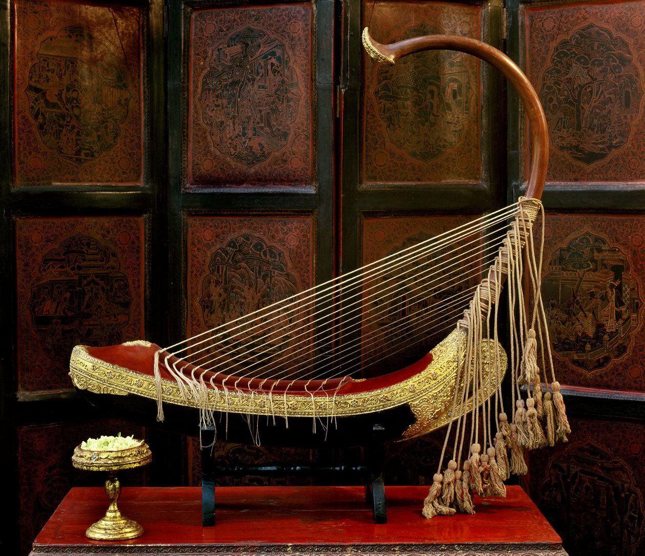 Burmesisk harpe (tre) av Burmese School