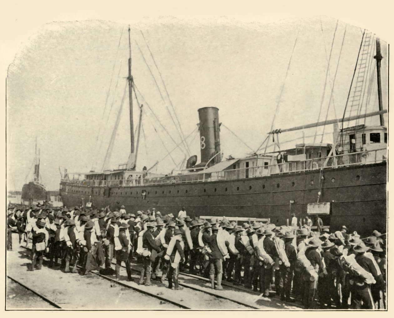16. infanteri ombordstigning, spansk-amerikansk krig, juni 1898, 1899. av Burr McIntosh