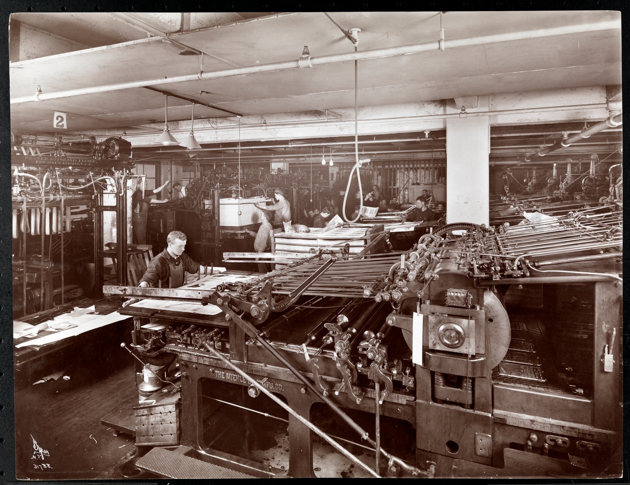 Et presserom ved McCall Publishing Co., New York, 1913 (sølv gelatintrykk) av Byron Company