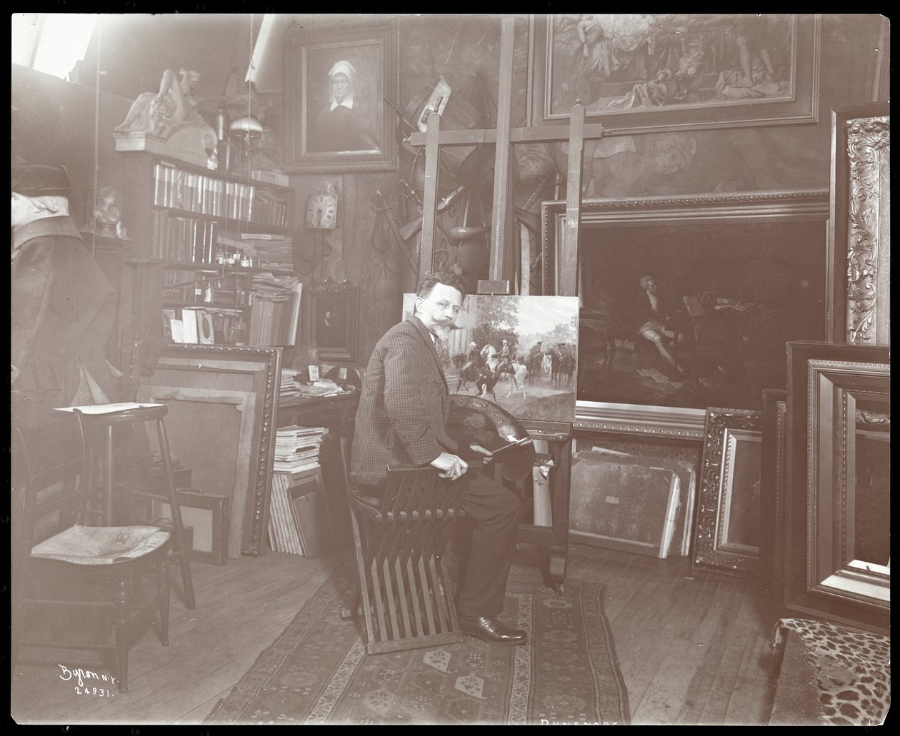 Kunstner arbeider på et maleri, 1907 (sølv gelatintrykk) av Byron Company