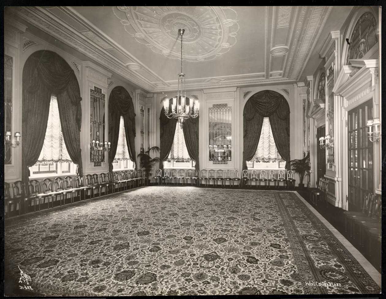 Ballsal på Copley Plaza-hotellet, Boston, 1912 eller 1913 (sølv gelatintrykk) av Byron Company