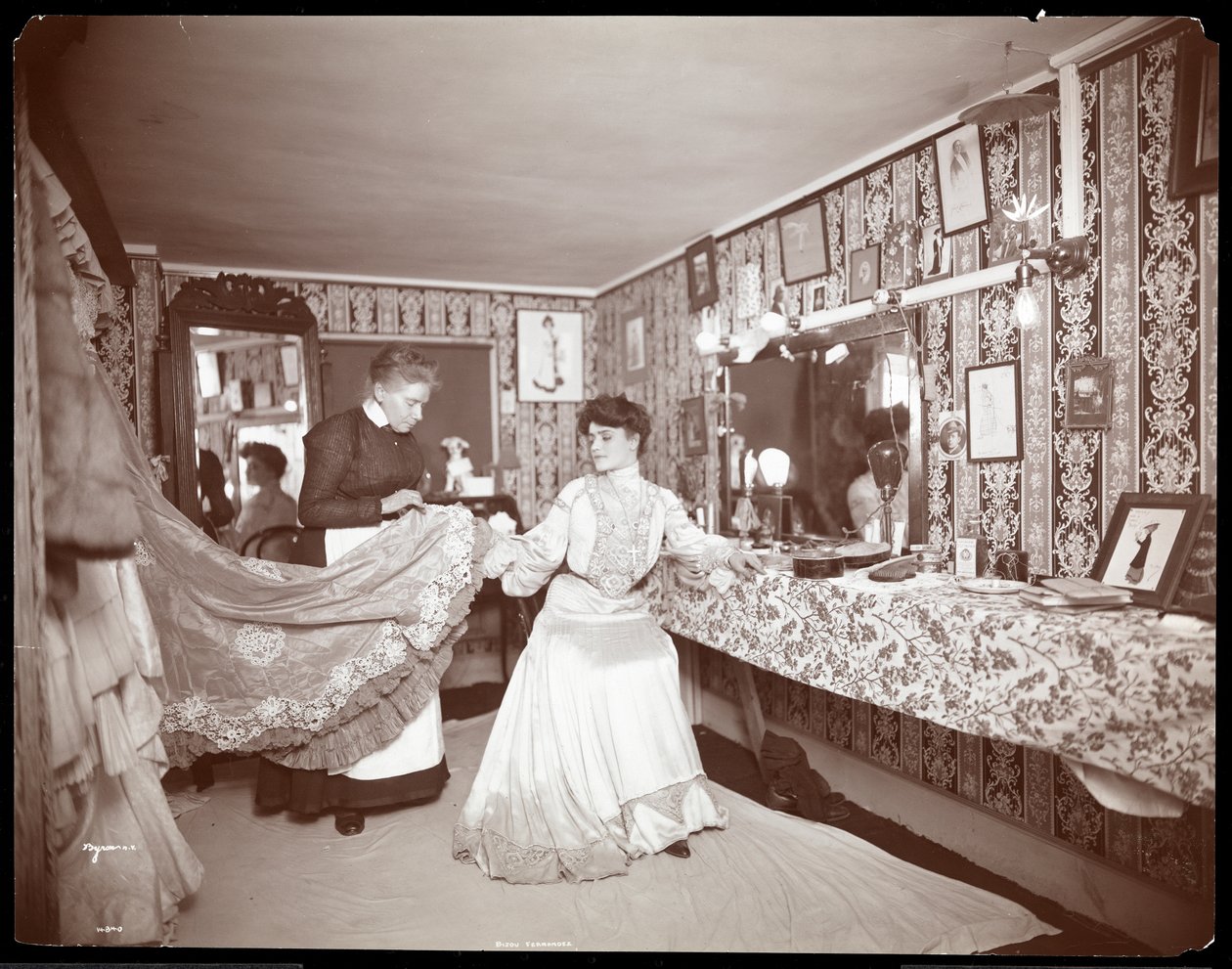 Bijou Fernandez, 1902 (sølv gelatintrykk) av Byron Company