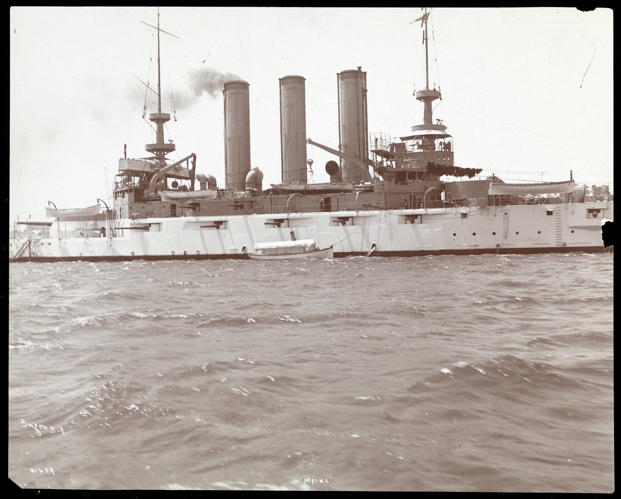 Bredsidebilde av USS Maine, 1906 (sølv gelatintrykk) av Byron Company