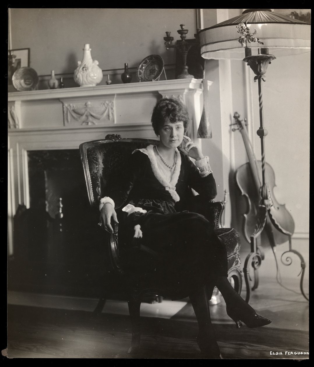 Elsie Ferguson, 1917 (sølv gelatintrykk) av Byron Company