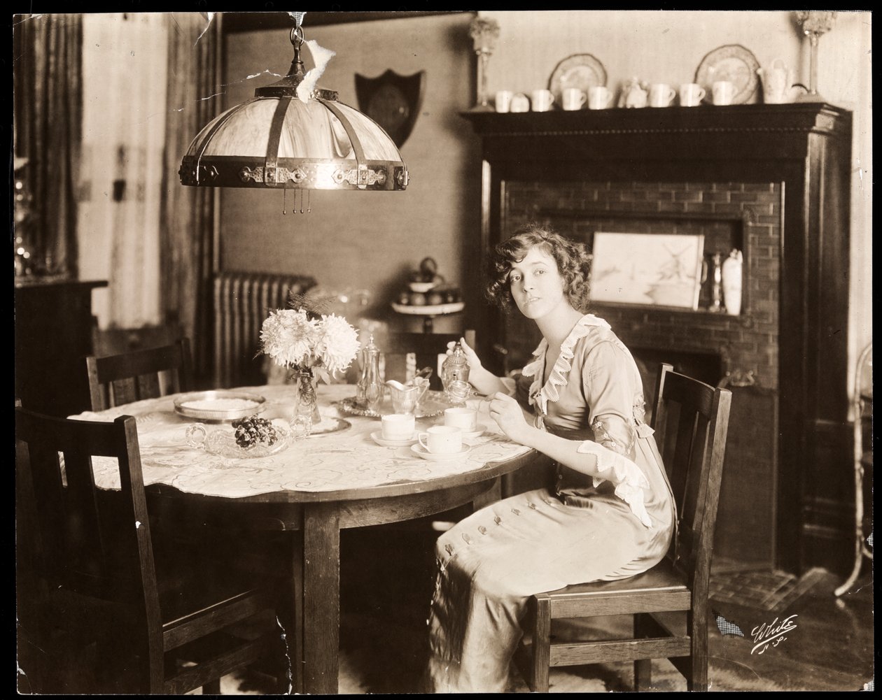 Elsie Janis, 1900-20 (sølv gelatintrykk) av Byron Company