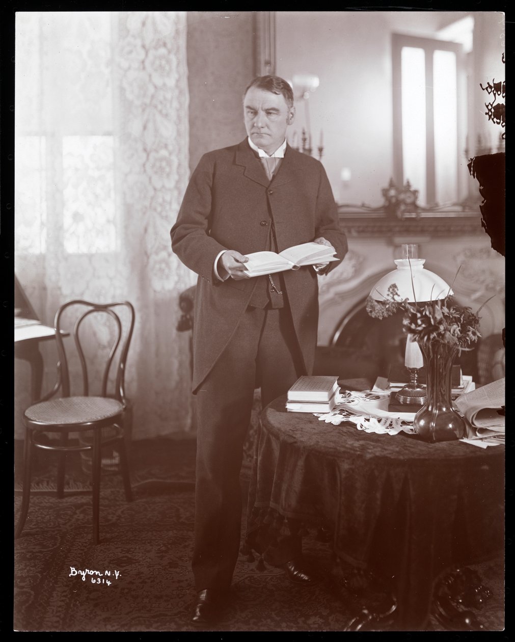 Ian Maclaren, 1899 (sølv gelatintrykk) av Byron Company