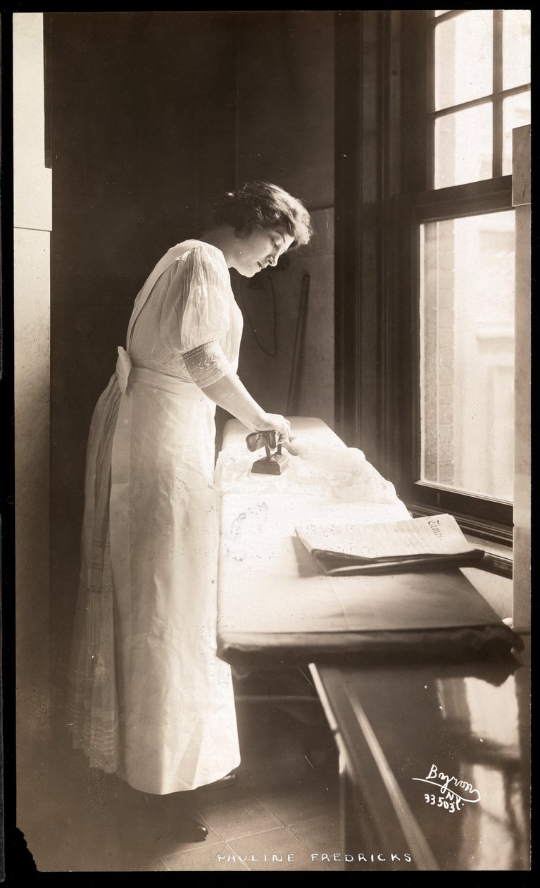 Portrett av Pauline Frederick, ca. 1914 (sølv gelatintrykk) av Byron Company