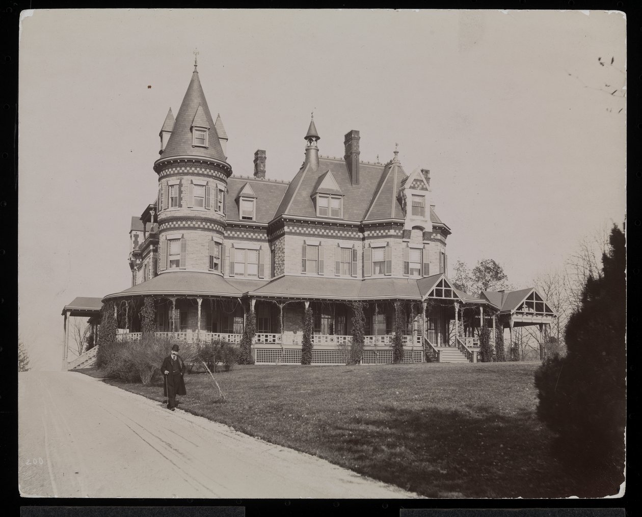 Edwin Gould-residensen i Rhinecliffe eller Rhinebeck, New York, 1893-94 (sølv gelatintrykk) av Byron Company
