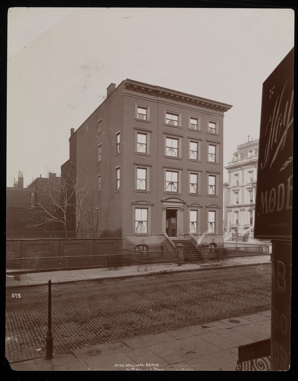 Mrs. William Astor-residensen, 5th Avenue og 34th Street, New York, 1894 (sølv gelatintrykk) av Byron Company