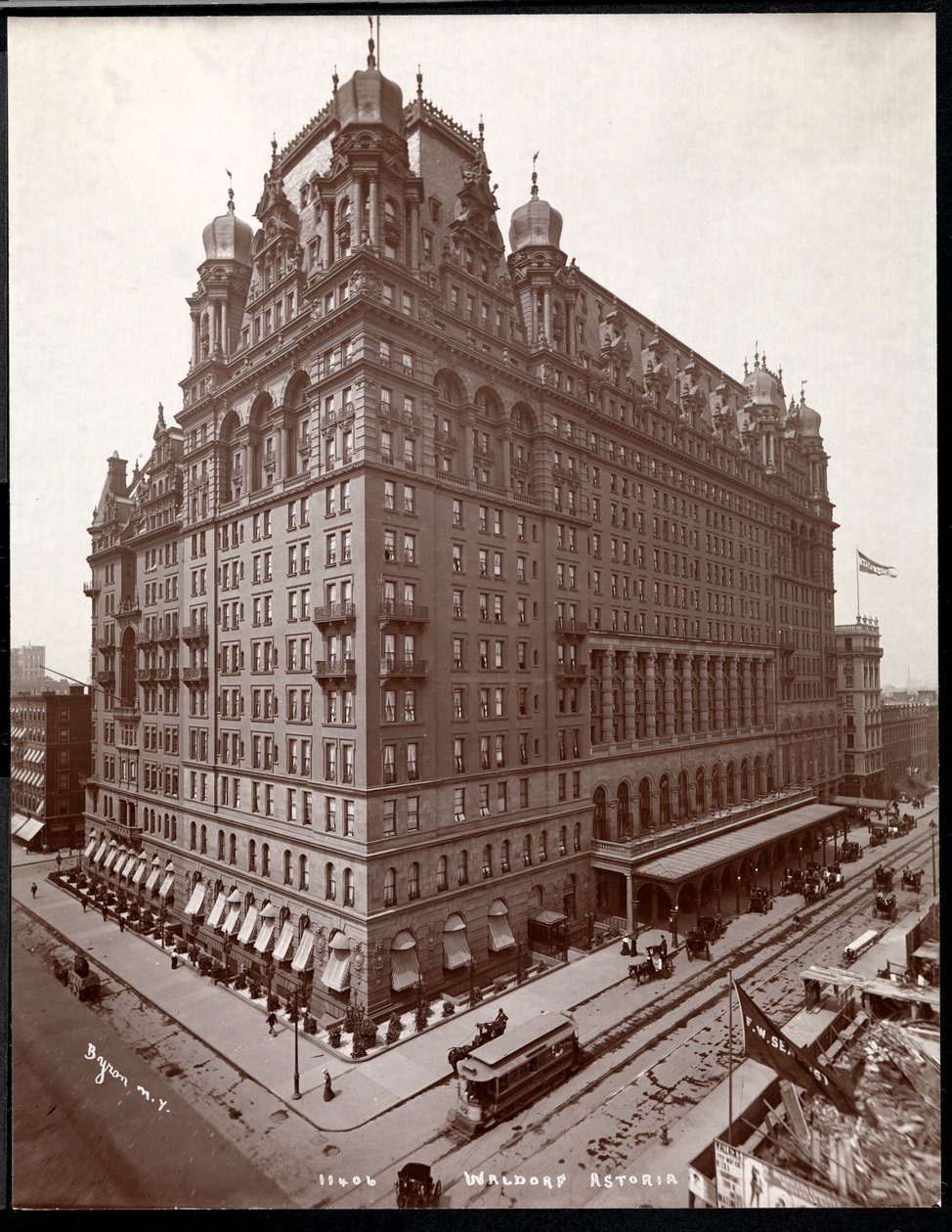 Waldorf Astoria på 34th Street og 5th Avenue, New York, 1901 eller 1902 (sølv gelatintrykk) av Byron Company