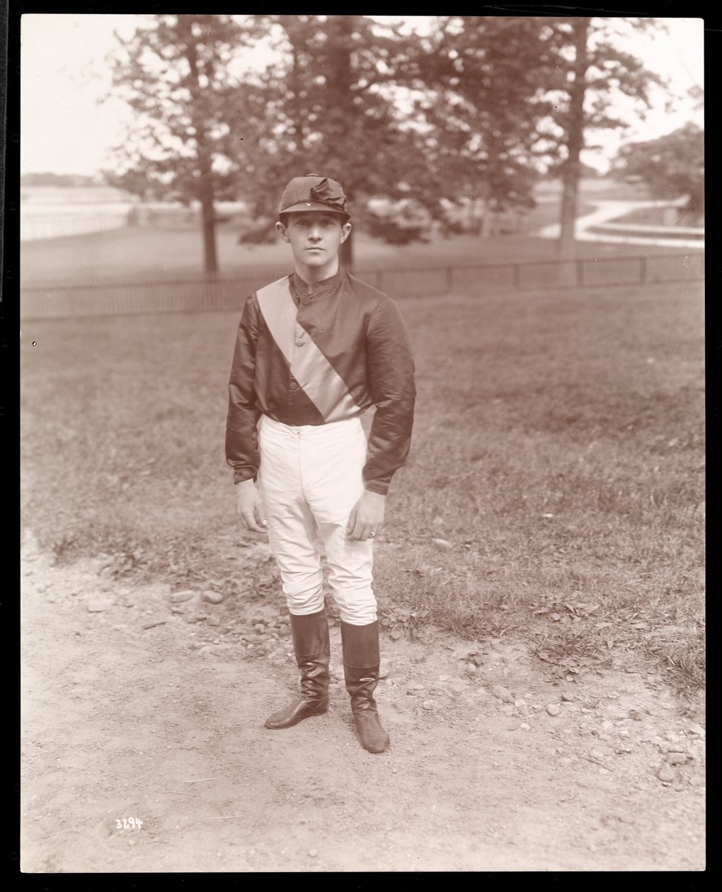 Jockeyen Tod Sloan ved hjemkomsten fra Europa, 1898 (sølv gelatintrykk) av Byron Company