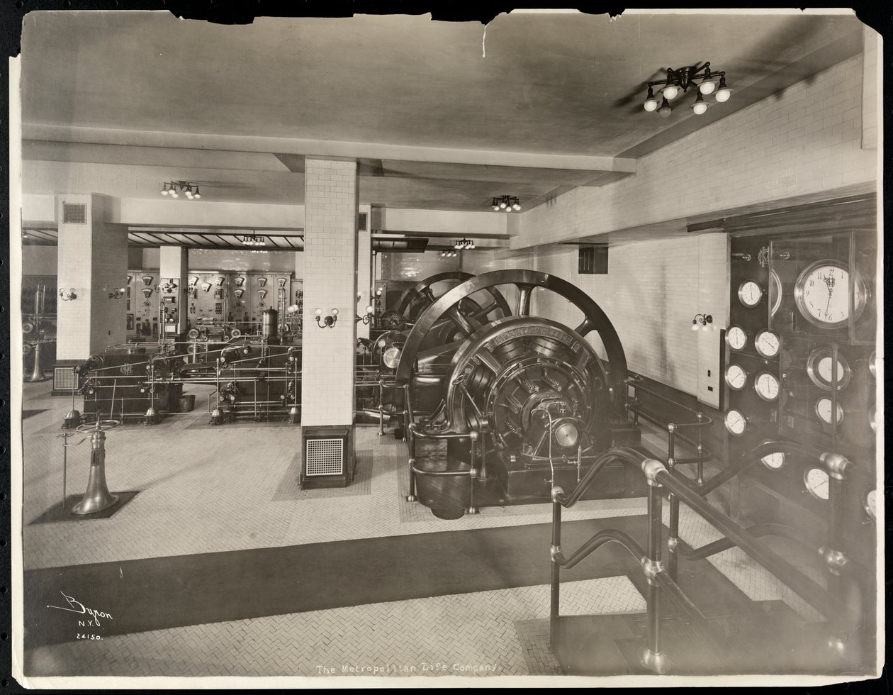 Det mekaniske utstyrsrommet ved Metropolitan Life Insurance Co. på 23rd Street og Madison Avenue, New York, 1907 (sølv gelatintrykk) av Byron Company
