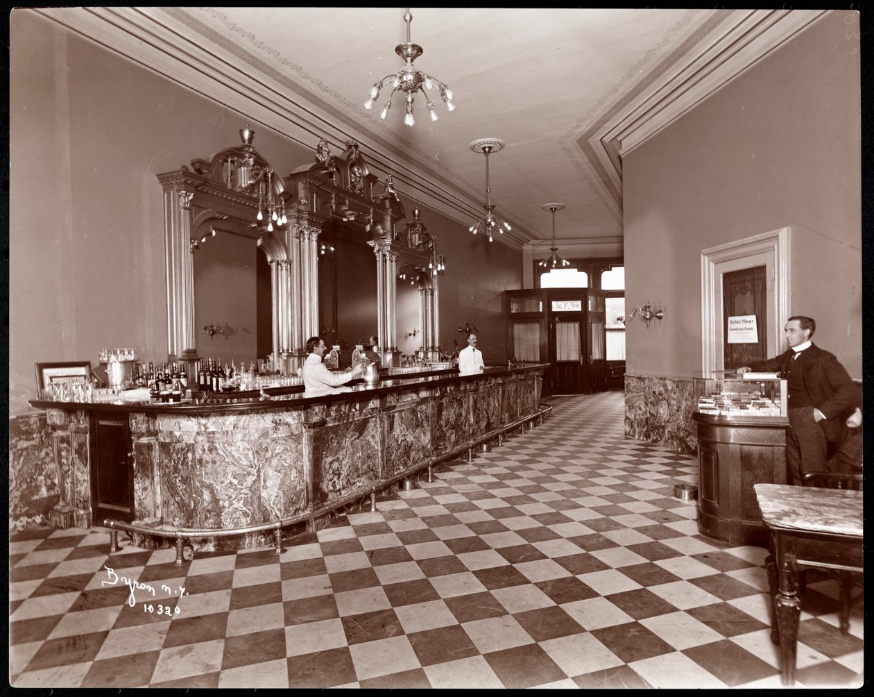 Bar på Gilsey House, Broadway og 29th Street, New York, 1900 eller 1901 (sølv gelatintrykk) av Byron Company