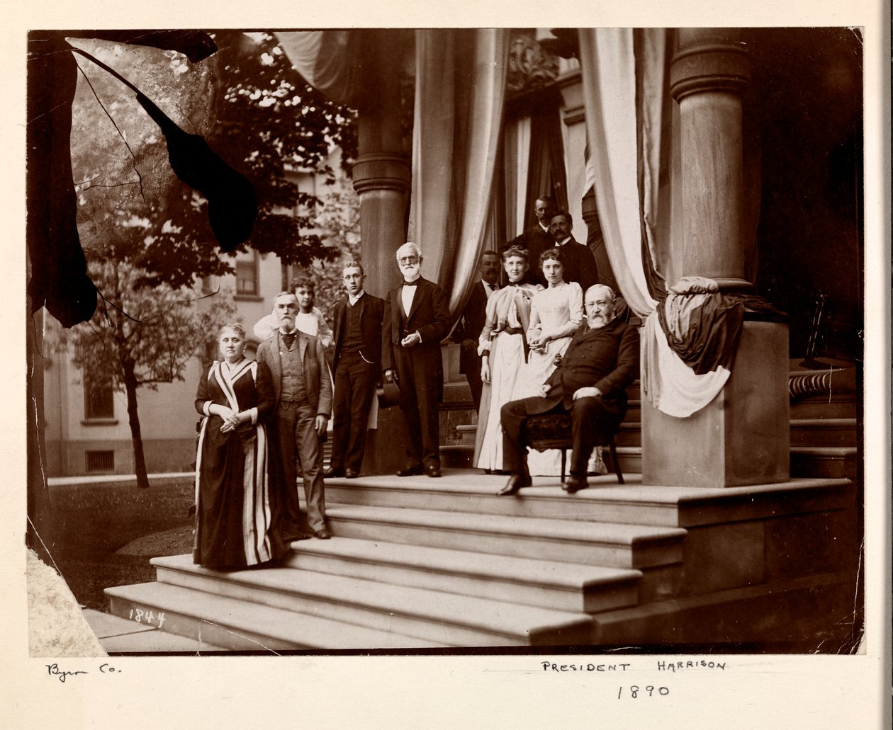 President Benjamin Harrison og gruppe, 1890 (sølv gelatintrykk) av Byron Company