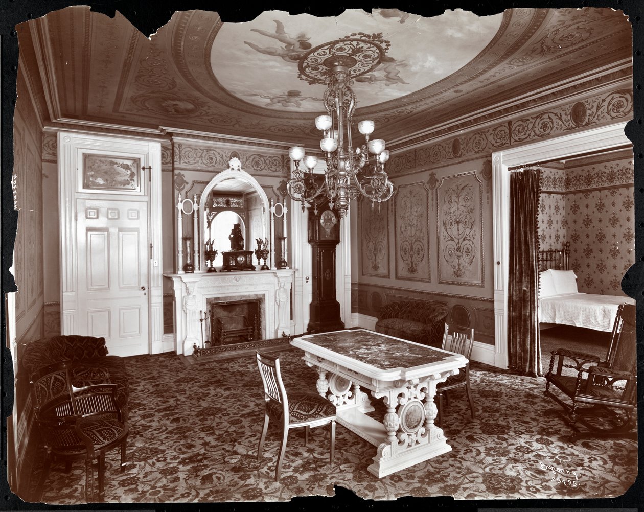 Privat stue på Hoffman House Hotel, 1907 (sølv gelatintrykk) av Byron Company