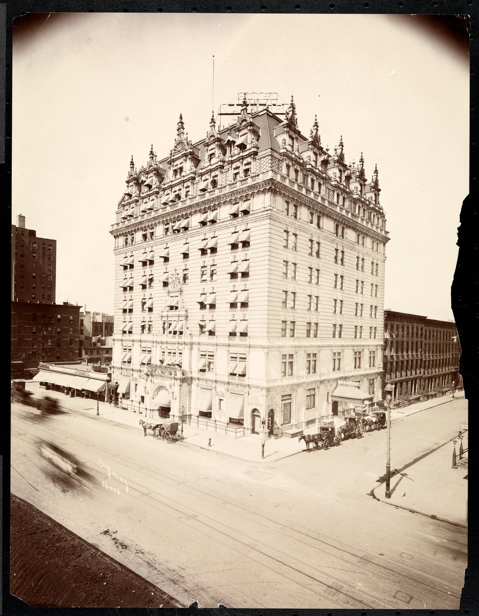 The Hotel Navarre, 7th Avenue and 38th Street, New York, 1908 (sølv gelatintrykk) av Byron Company