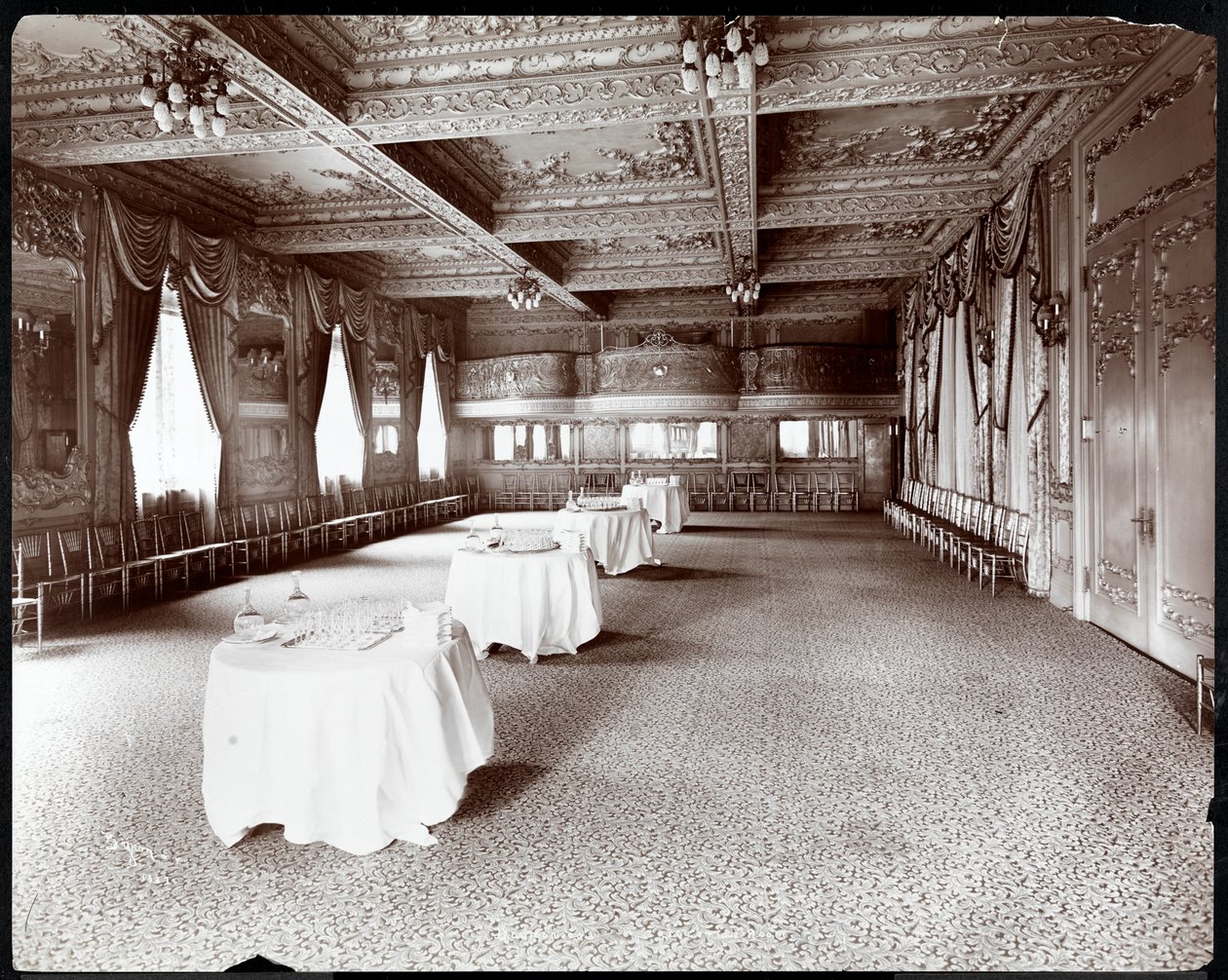 Mottaksrommet på Hotel Delmonico, 1902 (sølv gelatintrykk) av Byron Company