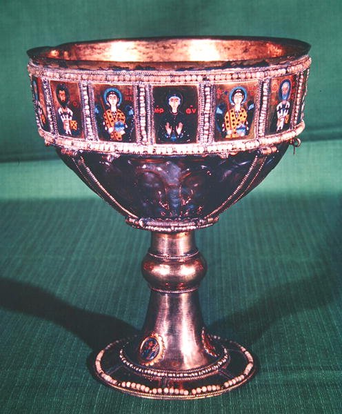 Kalk av keiser Romanos II (940-963) ca. 960 (sardonyx, forgylt sølv, cloisonne-emalje og perle) (se også 230930) av Byzantine