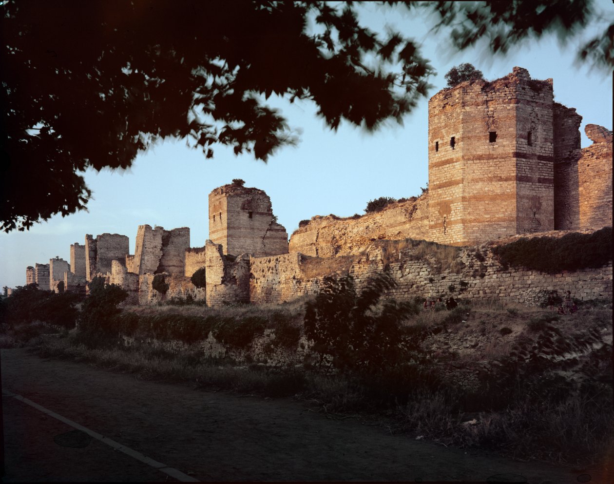 Theodosian Wall, bygget under regjeringen til Theodosius II (408-50) i 412-22 e.Kr. av Byzantine