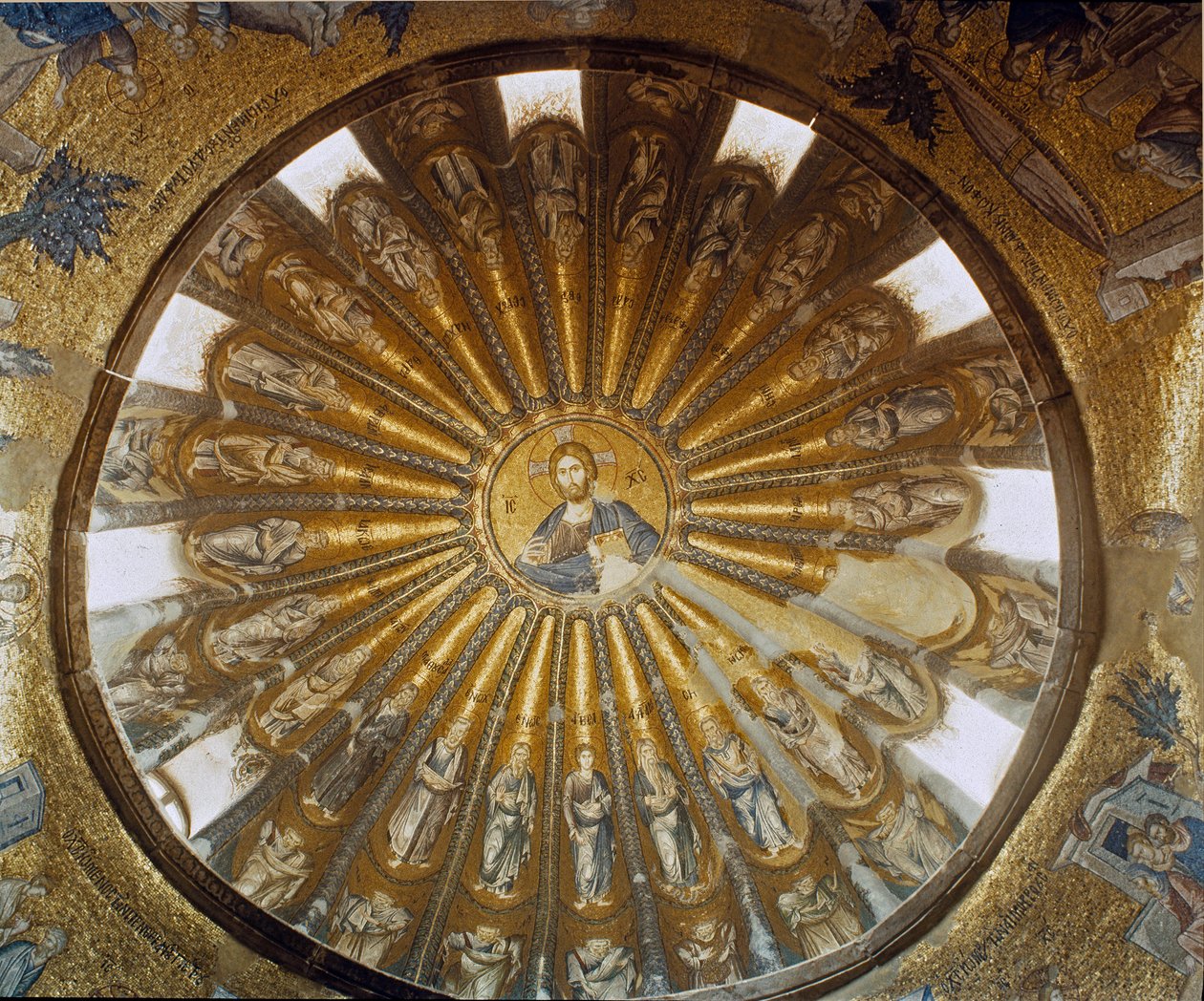 Tyrkia, Istanbul, St. Frelsers kirke i Chora (Hellig Frelser-i-Chora) (Karyie Camii). Sørkuppelen til narthexen med Kristus i sentrum. Bysantinsk kunst realisert mellom 1315 og 1321. av Byzantine