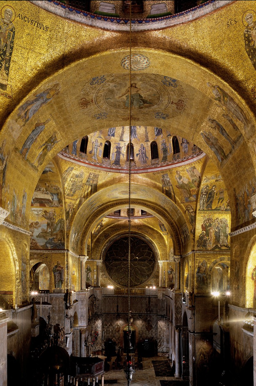 Bysantinsk arkitektur: utsikt over det sørlige tverrskipet (med kuppel dediee til Saint Leonard), rosetten. 1542-1551 Basilica di San Marco (Markusbasilikaen), Venezia av Byzantine Byzantine